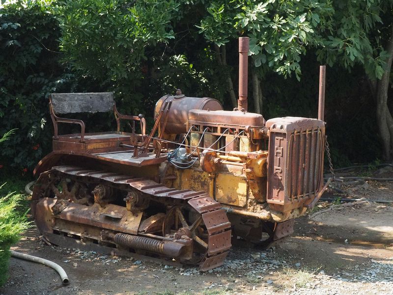 Another view of the old tractor